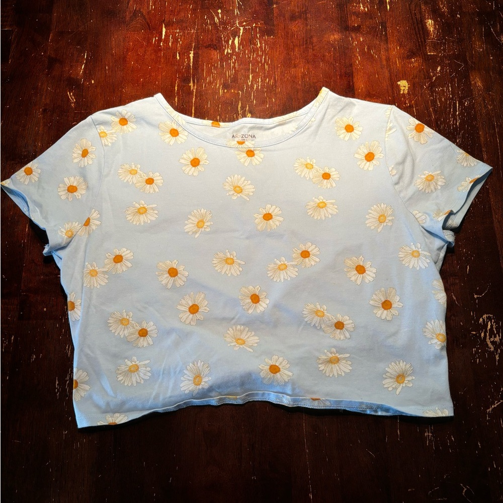 Listed as XXL but the fit is small.